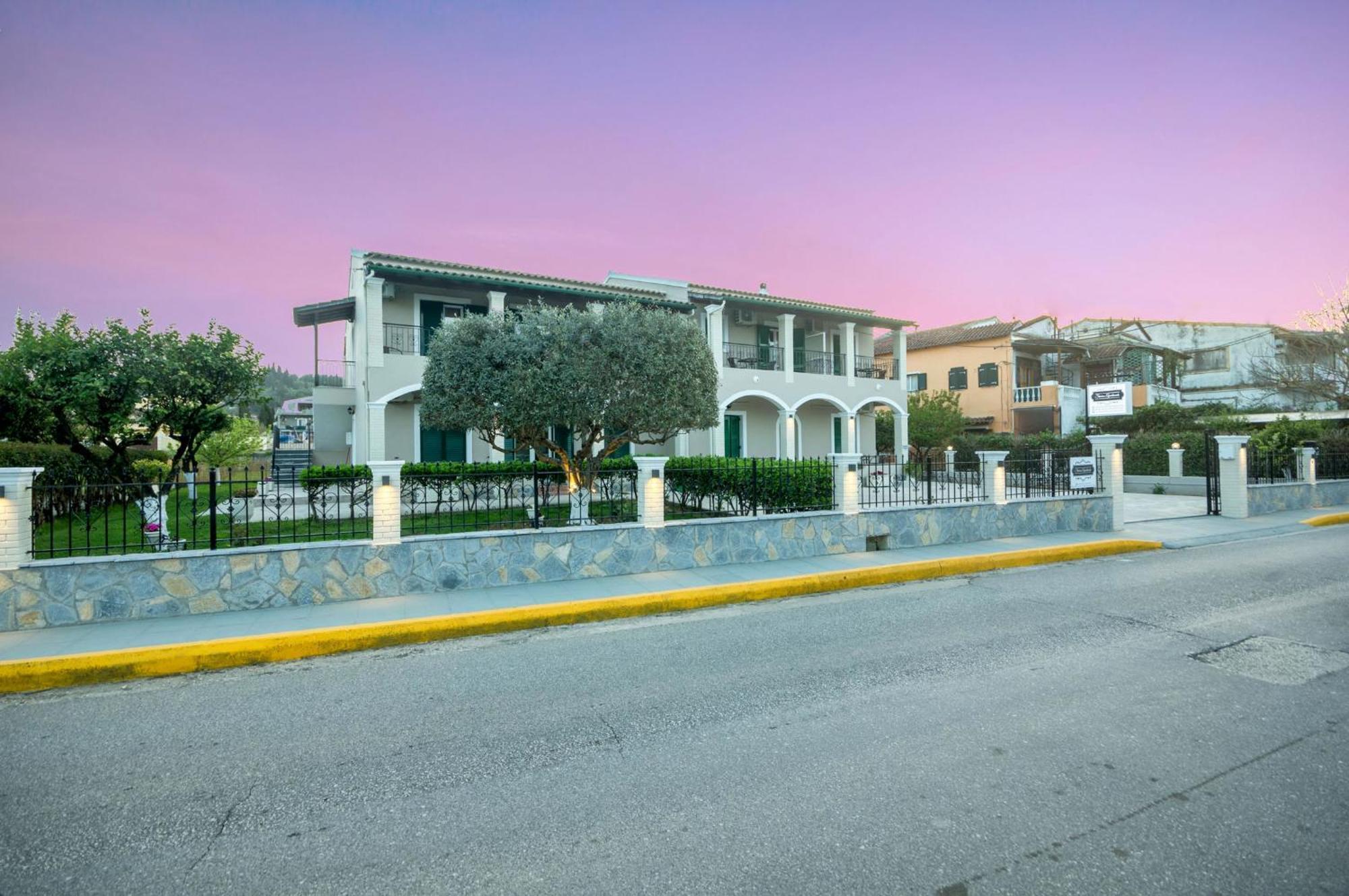 Stavros Apartments Kontokali Next To Gouvia Marina Экстерьер фото